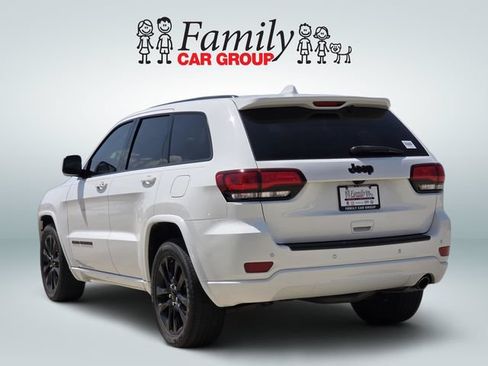 Used 2021 Jeep Grand Cherokee Laredo X RWD image 3