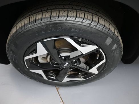 Certified 2024 Kia Seltos EX AWD/4WD image 14