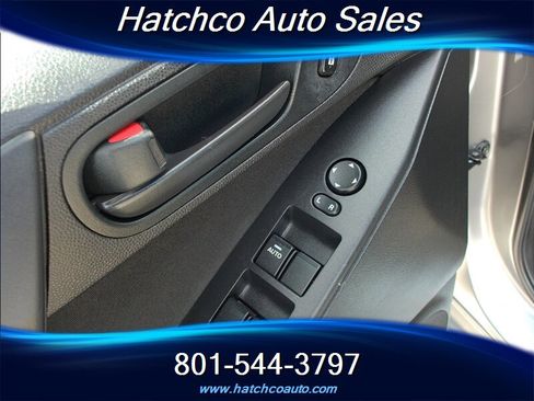 Used 2011 MAZDA MAZDA3 i Sport FWD image 17