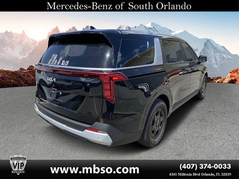 Used 2025 Kia Carnival FWD image 16