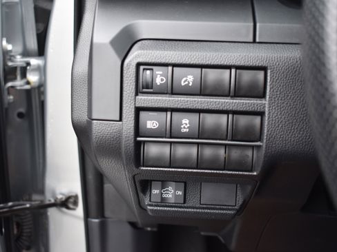 Used 2024 Toyota Tacoma SR image 16