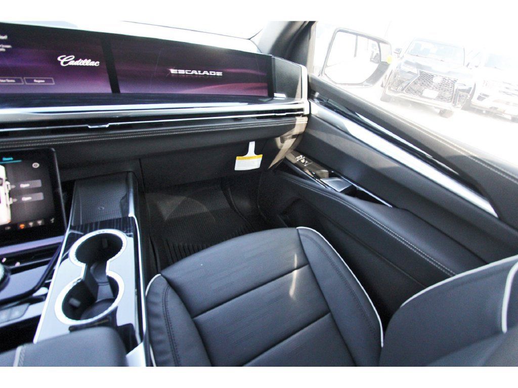 New 2027 Cadillac Escalade Sport w/ Touring Package AWD/4WD image 10
