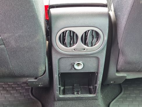 Used 2009 Volkswagen Tiguan SE AWD/4WD image 23