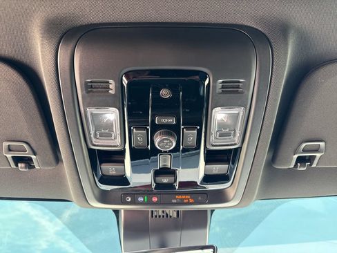 Used 2026 Chevrolet Suburban High Country AWD/4WD image 47