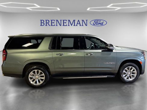 Used 2023 Chevrolet Suburban Premier image 4