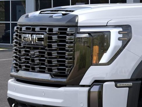 New 2026 GMC Sierra 3500 Denali Ultimate AWD/4WD image 13