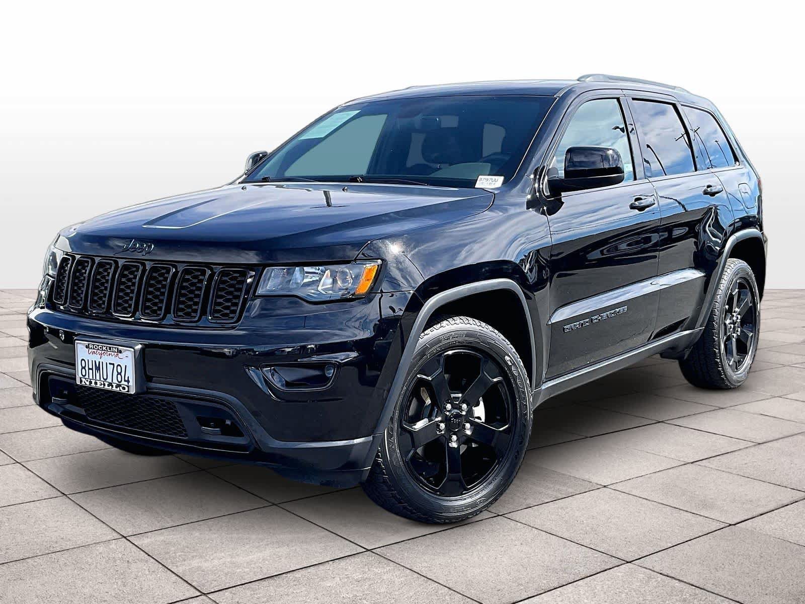 Used 2019 Jeep Grand Cherokee Laredo AWD/4WD image 1