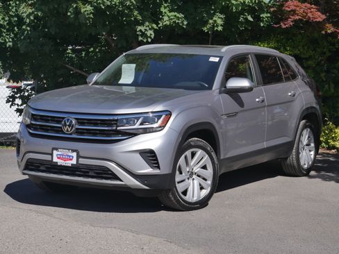 Used 2020 Volkswagen Atlas Cross Sport SE w/ Panoramic Sunroof Package AWD/4WD image 2