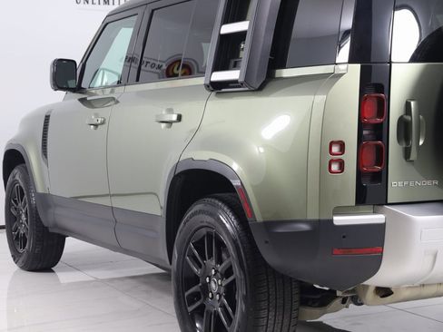 Used 2023 Land Rover Defender 110 S image 27