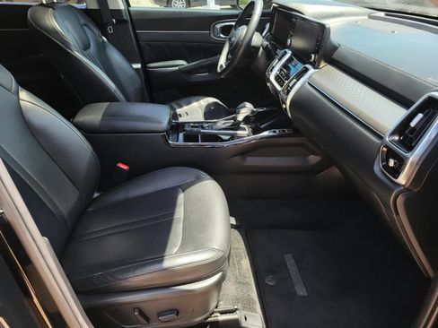 Used 2023 Kia Sorento SX AWD/4WD image 13
