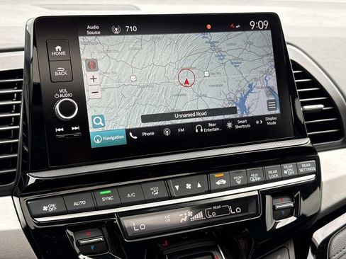 Used 2025 Honda Odyssey Touring image 5