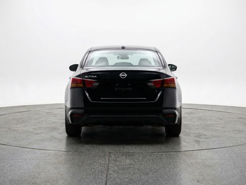 Used 2025 Nissan Altima 2.5 SV FWD image 7