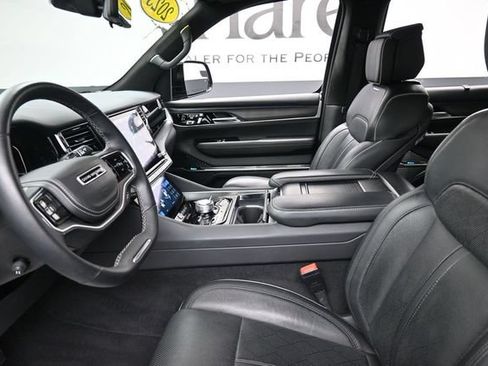 Used 2023 Jeep Grand Wagoneer Series II AWD/4WD image 16