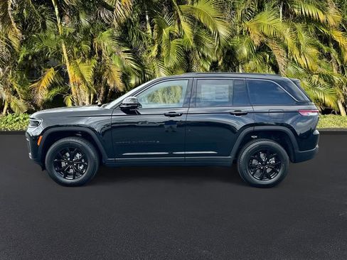 New 2026 Jeep Grand Cherokee 4WD image 2