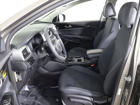 Used 2016 Kia Sorento L FWD image 25