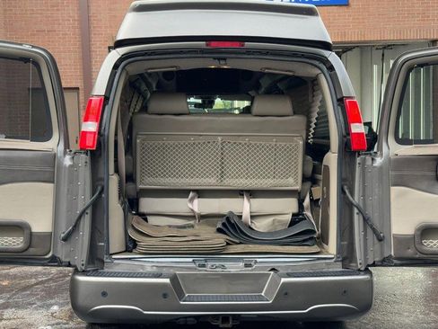 Used 2021 Chevrolet Express 3500 LS w/ Chrome Appearance Package image 9