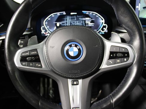 Used 2023 BMW 530e w/ M Sport Package image 17