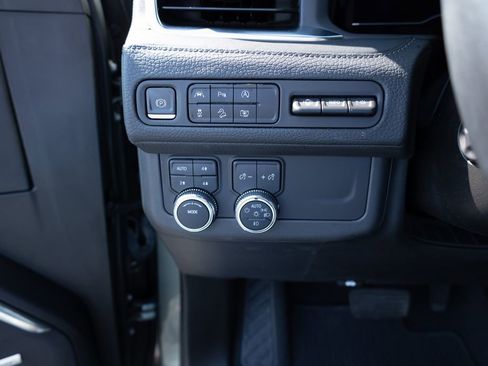 Used 2023 GMC Yukon Denali AWD/4WD image 15