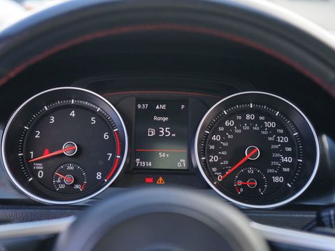 Used 2017 Volkswagen GTI SE image 15