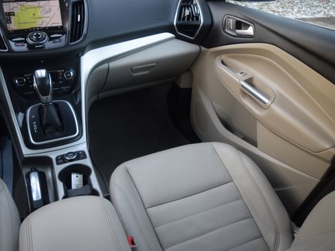 Used 2013 Ford C-MAX SEL image 15