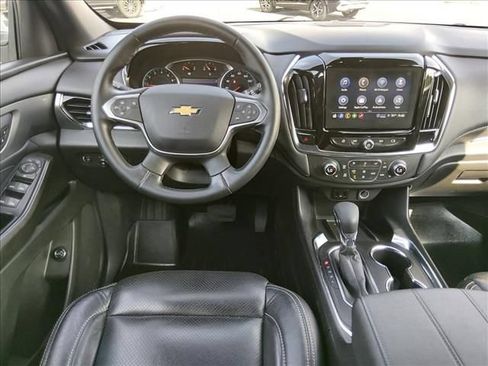 Used 2023 Chevrolet Traverse LT FWD image 11