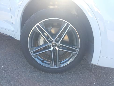 Used 2023 Audi Q5 e Premium Plus w/ Premium Plus Package image 10