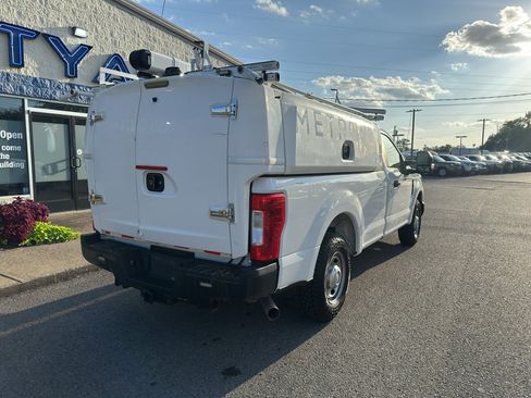 Used 2019 Ford F250 XL w/ Power Equipment Group RWD image 4