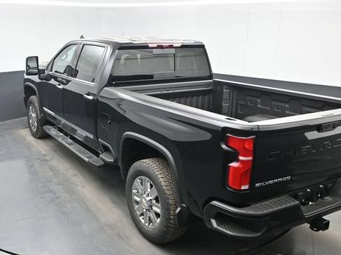 Used 2026 Chevrolet Silverado 2500 High Country w/ Technology Package AWD/4WD image 42