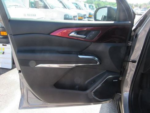 Used 2026 Chevrolet Traverse Z71 w/ Enhanced Driving Package AWD/4WD image 8