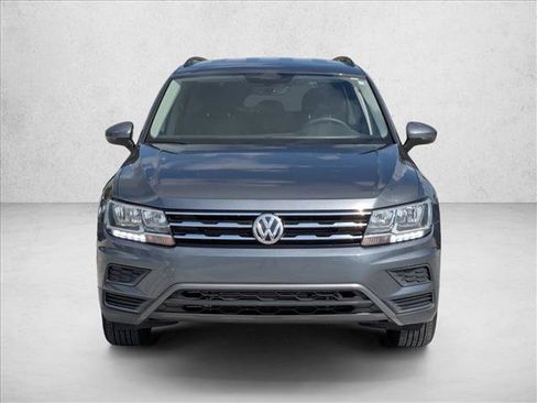 Used 2021 Volkswagen Tiguan SE image 2