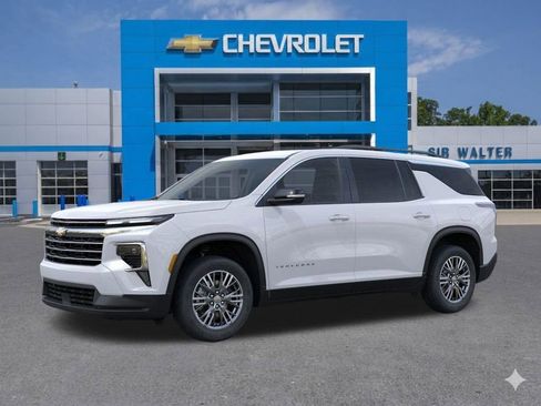 New 2026 Chevrolet Traverse LT w/ Driver Confidence Package image 3