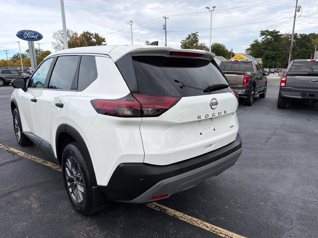 Used 2023 Nissan Rogue S AWD/4WD image 4
