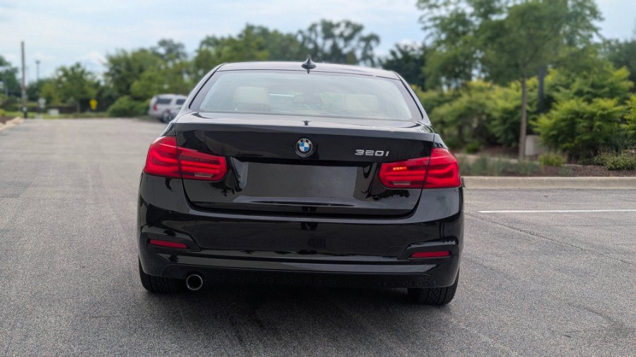 Used 2017 BMW 320i Sedan RWD image 5
