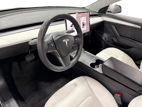 Certified 2021 Tesla Model 3 Standard Range Plus RWD image 9