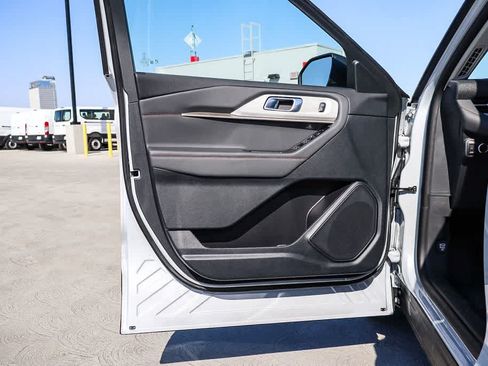 New 2026 Ford Explorer Active RWD image 22