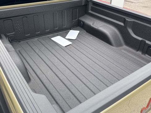 Used 2025 Jeep Gladiator Mojave w/ Safety Group image 9