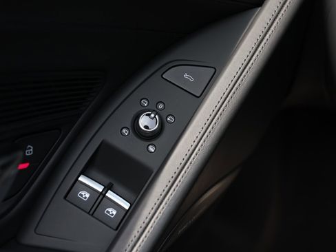 Used 2018 Audi R8 V10 plus w/ Full Leather Package image 40