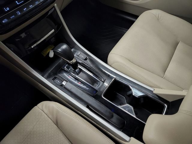 Used 2017 Honda Accord EX-L image 32