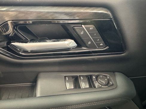 New 2026 GMC Yukon AT4 w/ AT4 Premium Package image 17