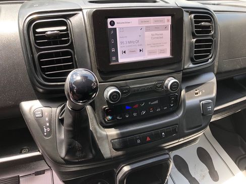Used 2025 RAM ProMaster 2500 w/ Convenience Group FWD image 26