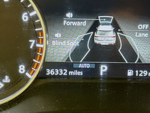 Used 2025 Nissan Pathfinder SV AWD/4WD image 19