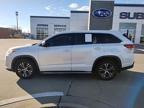 Used 2018 Toyota Highlander Plus image 10