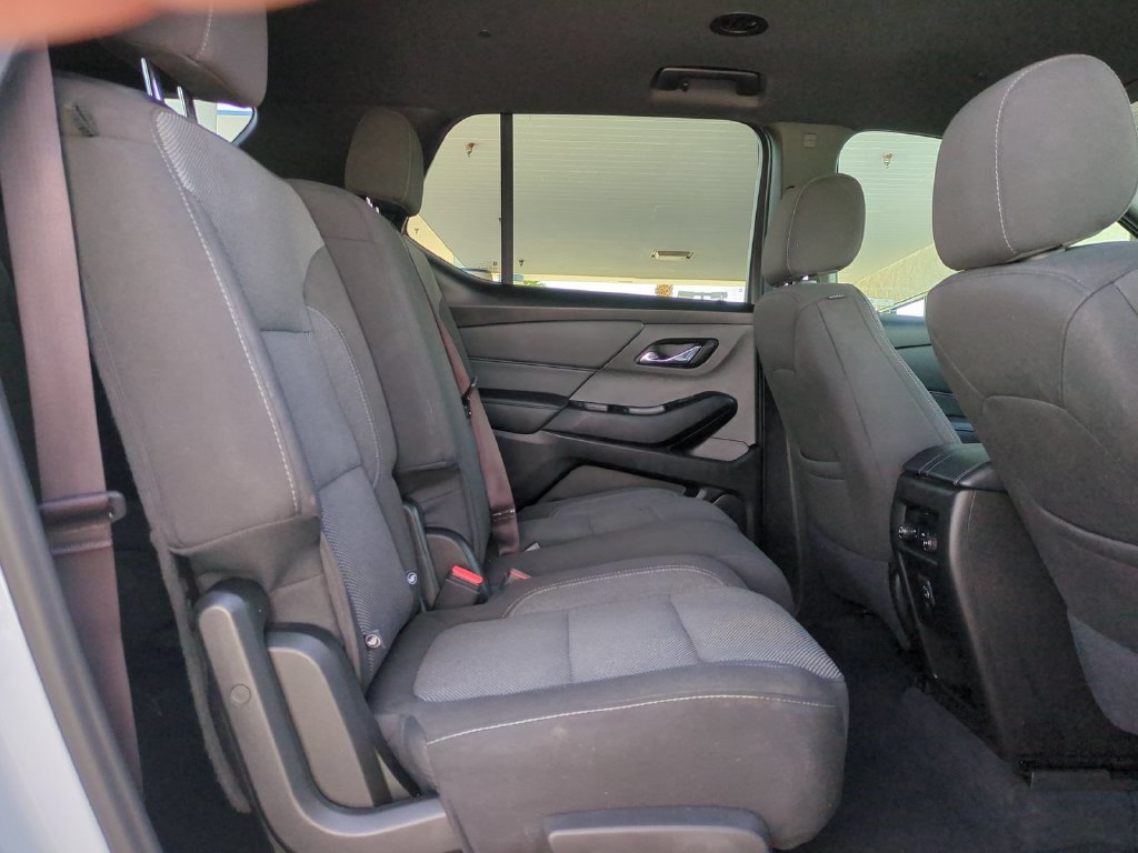 Used 2023 Chevrolet Traverse LT FWD image 33