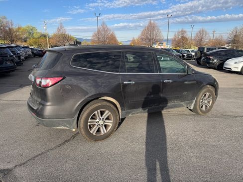 Used 2017 Chevrolet Traverse LT image 5