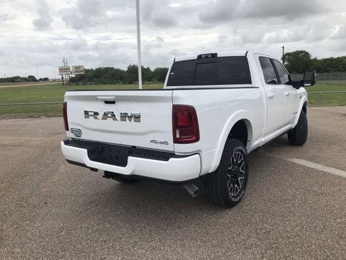 New 2025 RAM 2500 Limited image 10
