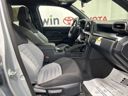 Used 2025 Toyota 4Runner TRD Off-Road image 9