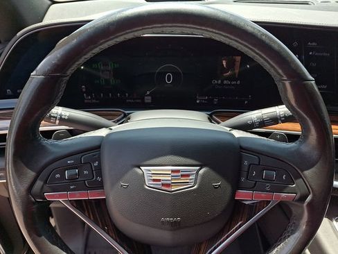 Used 2021 Cadillac Escalade ESV Premium Luxury w/ LPO, Radiant Package AWD/4WD image 19