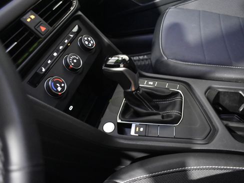 Used 2022 Volkswagen Taos SE image 24