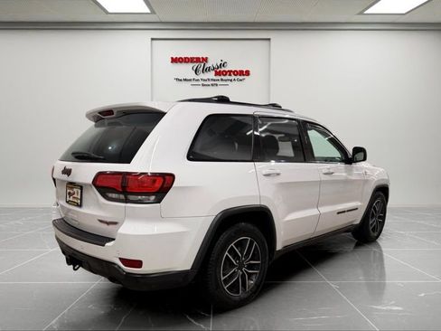 Used 2020 Jeep Grand Cherokee Trailhawk AWD/4WD image 7