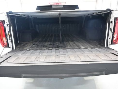 Used 2023 GMC Sierra 1500 AT4 w/ Technology Package AWD/4WD image 9